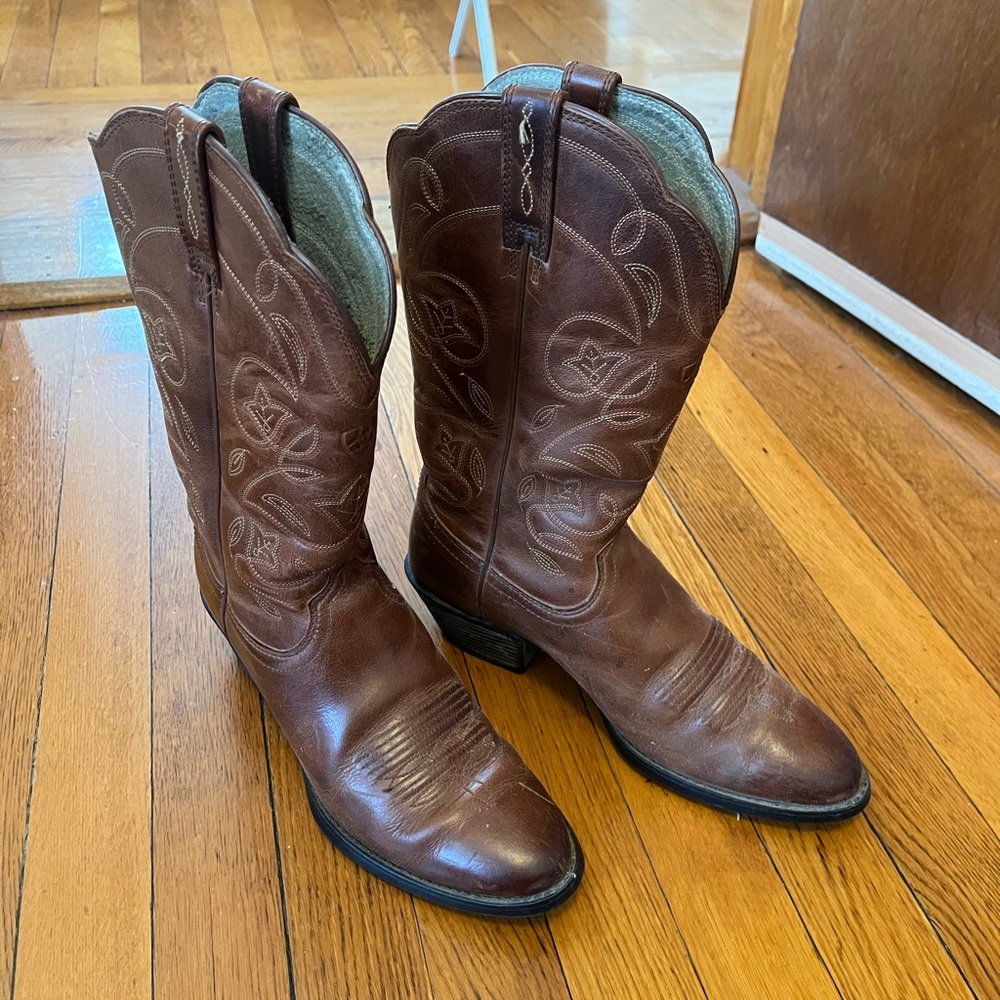 Ariat Brown Heritage Cowboy Boots size 7B